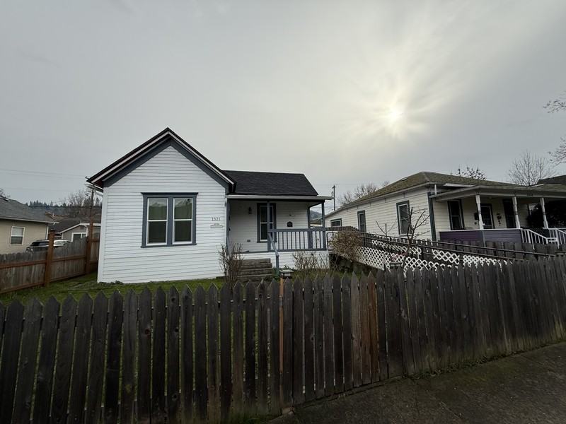 1321 Se Mill St - Photo 4 of 19