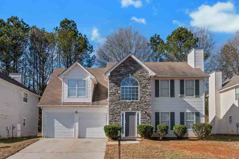 2921 Russ Ln - Photo 2 of 24