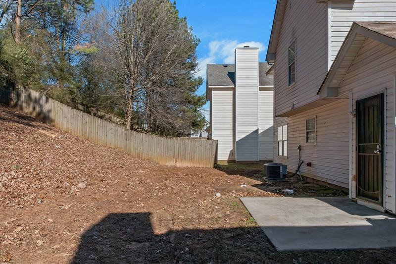 2921 Russ Ln - Photo 4 of 24