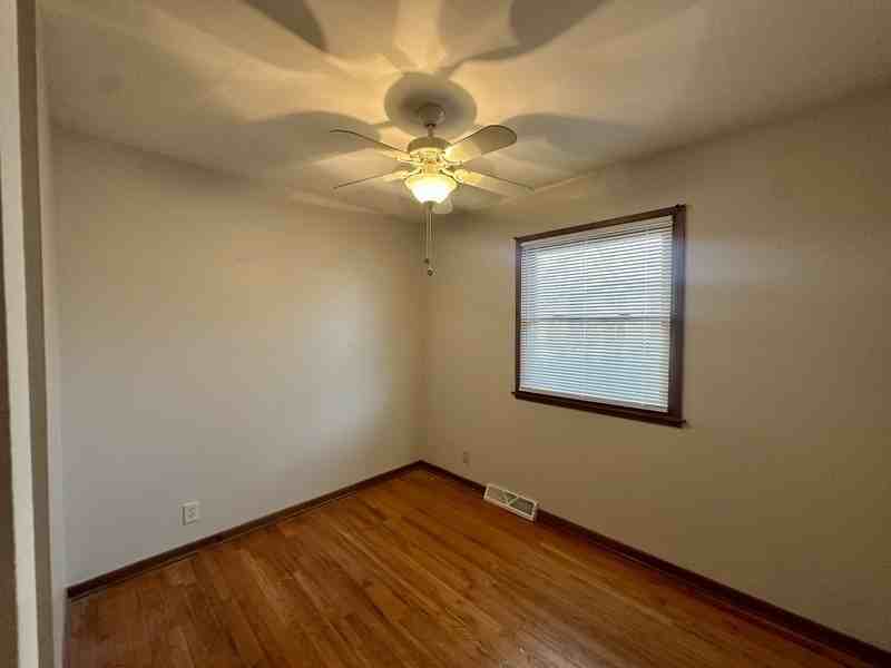 4442 Rushmore Dr Ne - Photo 7 of 20