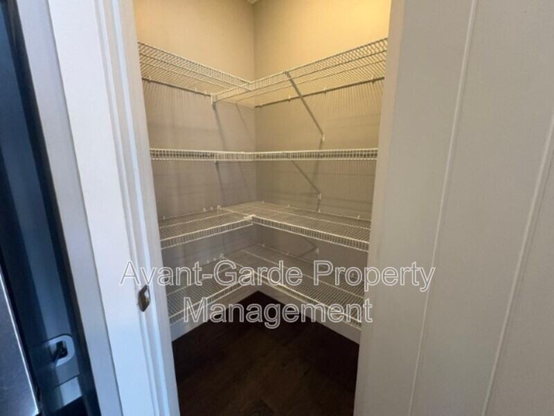 636 42 Ave Nw #BS - Photo 7 of 26