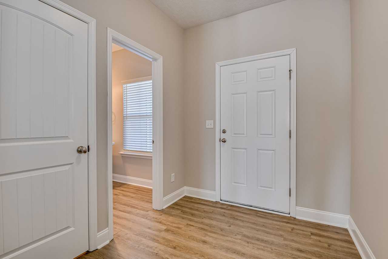 3826 Harper Franklin Ave - Photo 3 of 28