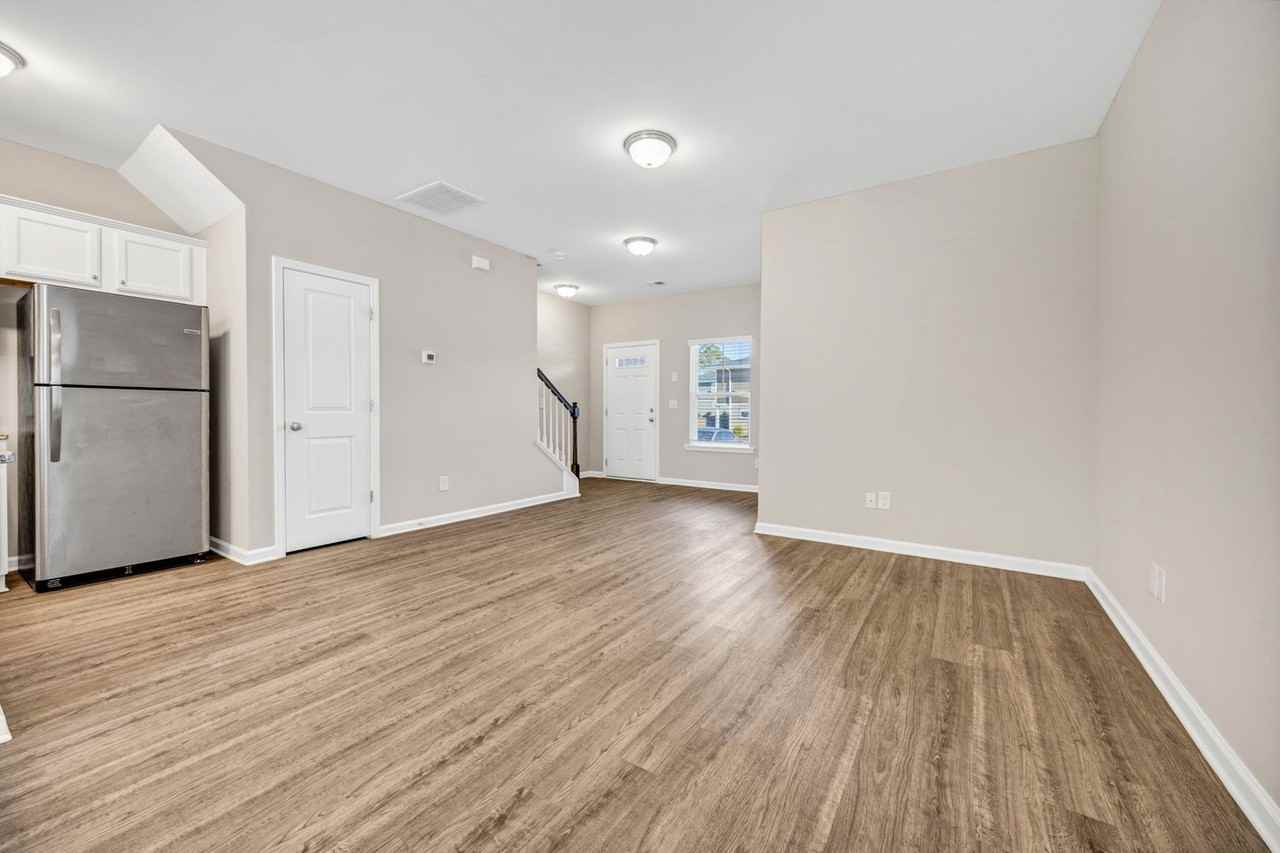 135 Hunters Grove Dr - Photo 6 of 25