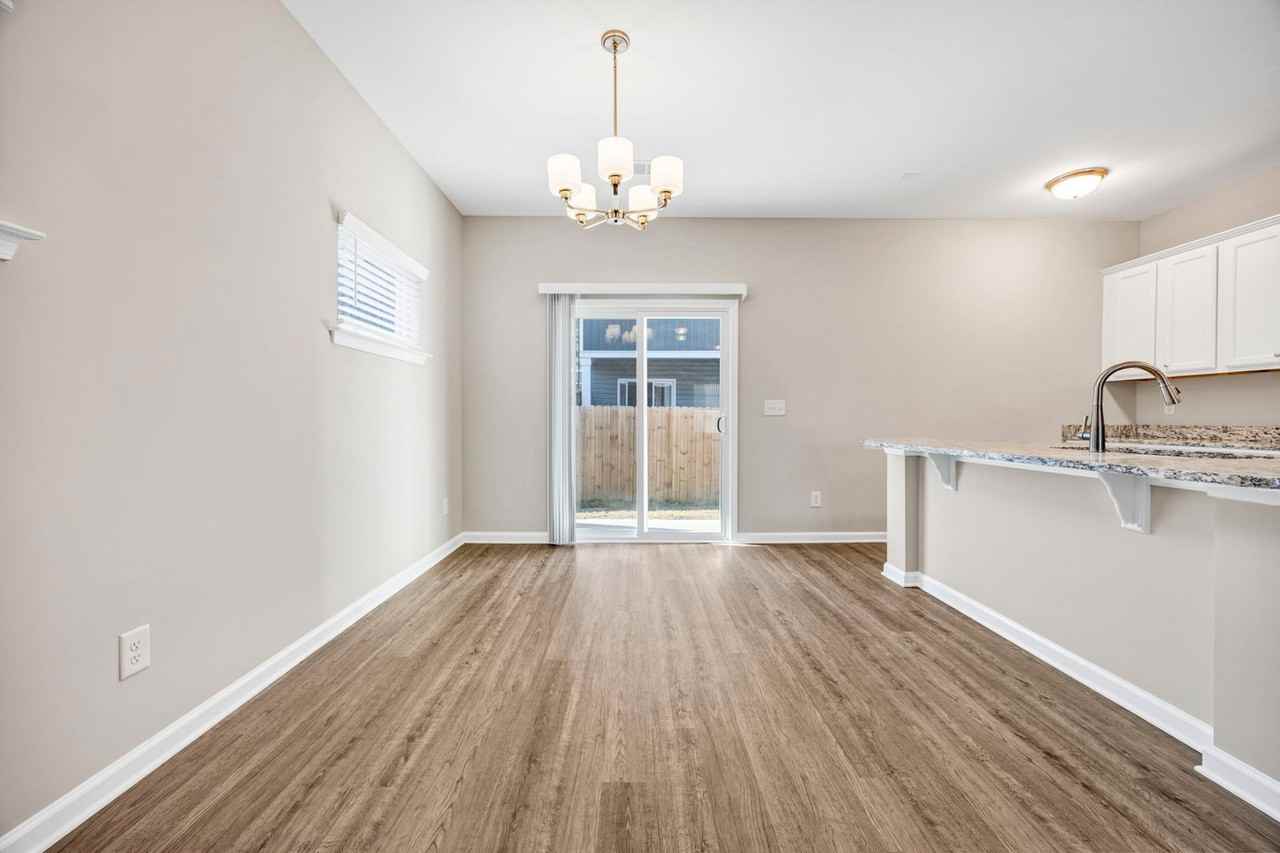 135 Hunters Grove Dr - Photo 7 of 25