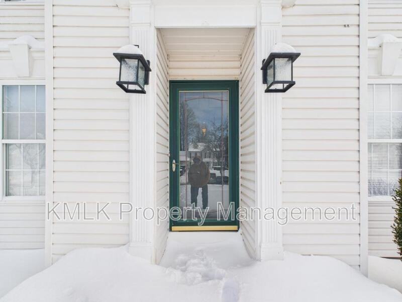 411 Treeview Dr - Photo 4 of 50