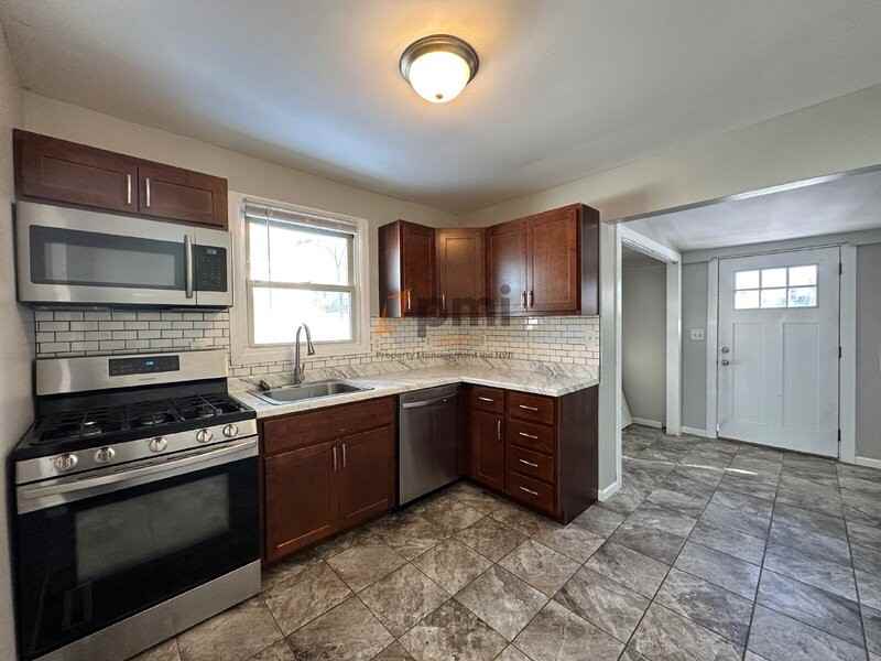 13340 Fir St - Photo 4 of 19