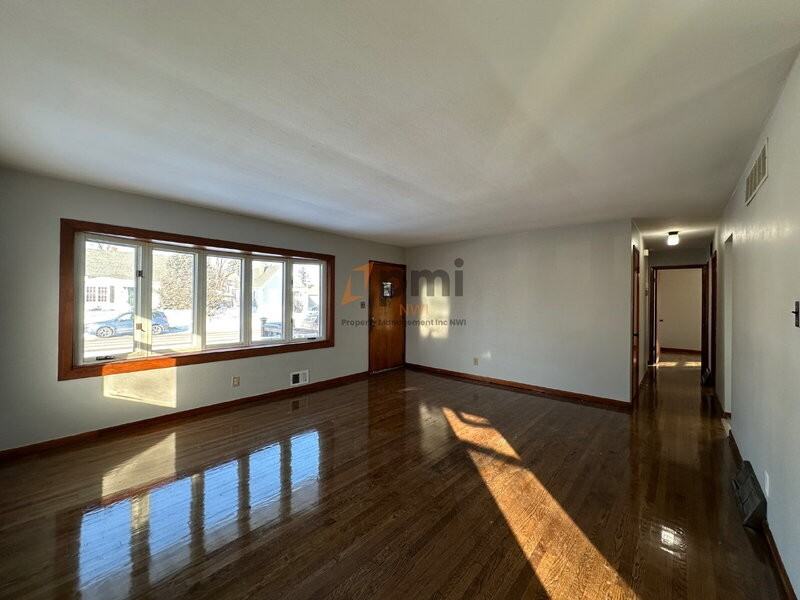 6617 Parrish Ave - Photo 5 of 20