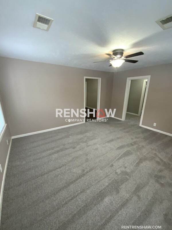 441 Bishop St - Photo 3 of 24