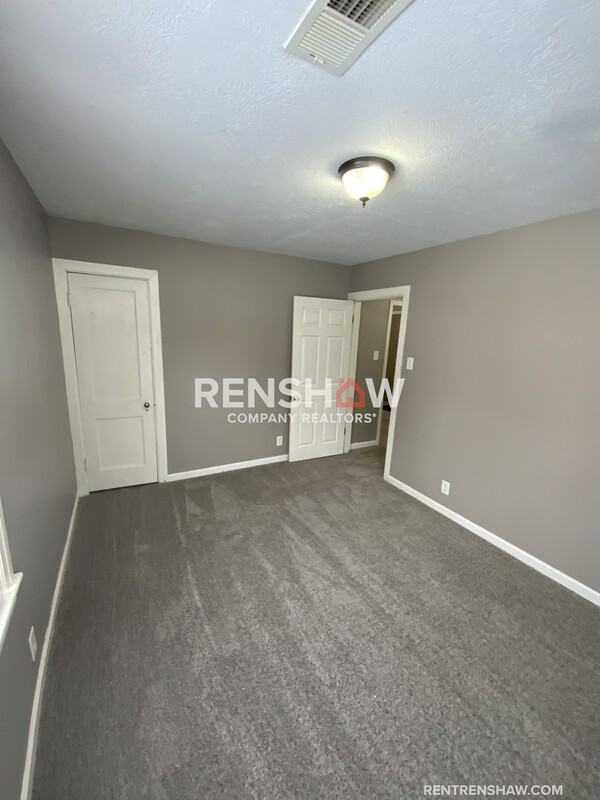 441 Bishop St - Photo 7 of 24