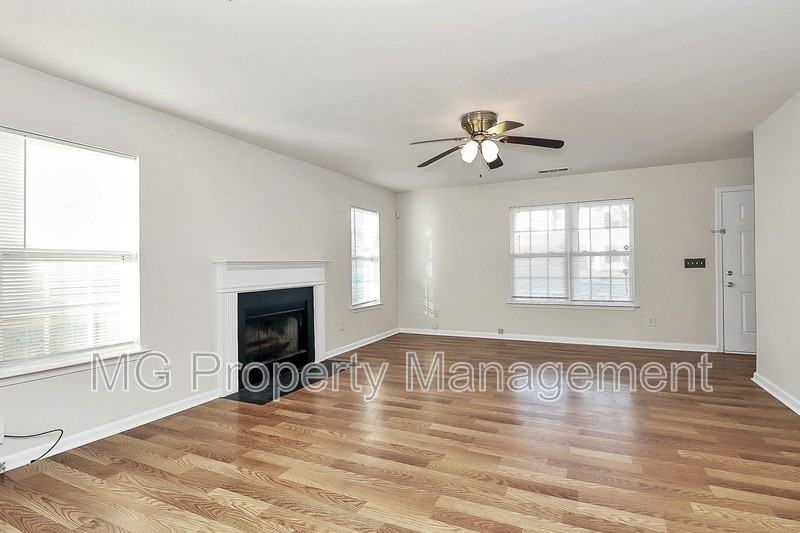 2134 Cindy Creek Ln - Photo 6 of 20