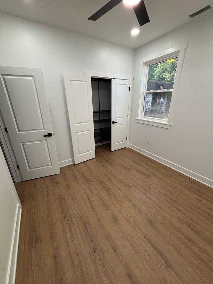 2821 S Delaware St - Photo 2 of 8