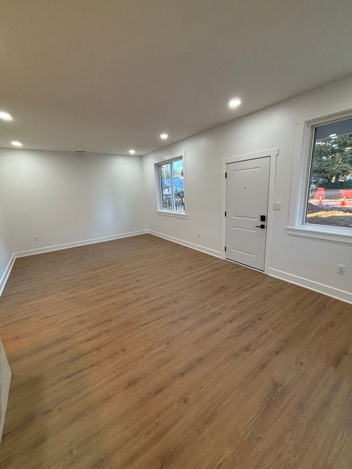 2821 S Delaware St - Photo 4 of 8