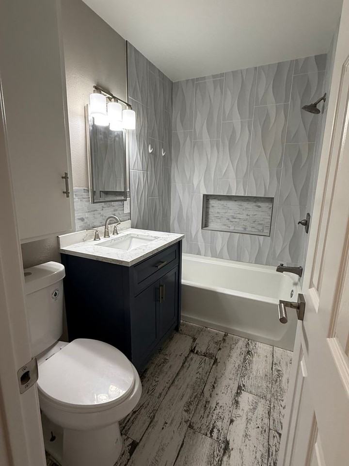 1205 F St - Photo 3 of 9