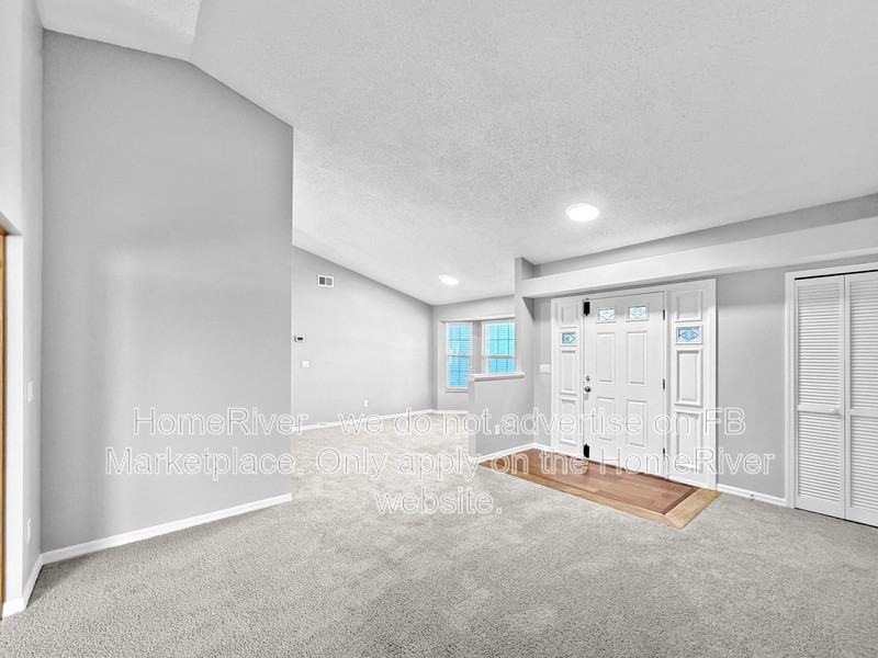 2246 Abney Ave - Photo 2 of 22