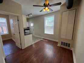 Portland 912 - Photo 1 of 1