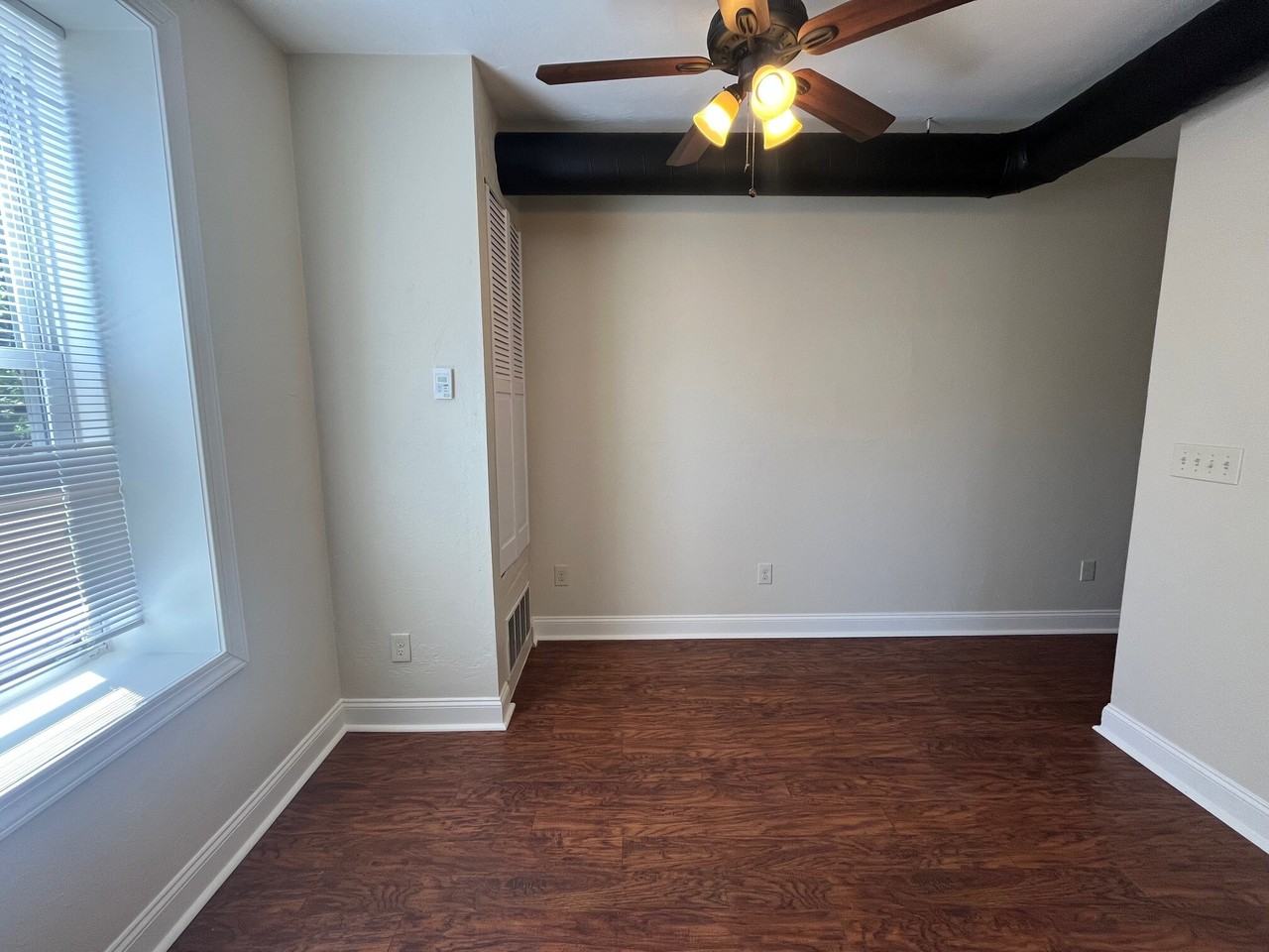 Portland 912 - Photo 2 of 15