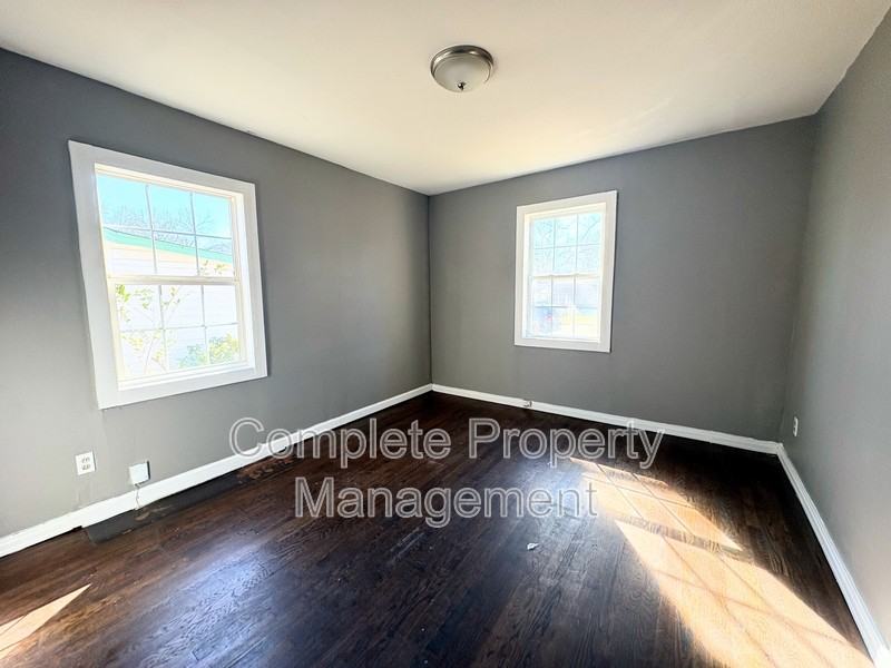 1233 15th Way Sw - Photo 6 of 9