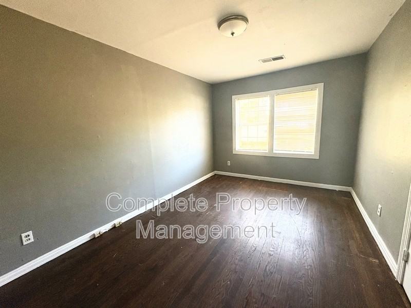 1233 15th Way Sw - Photo 7 of 9