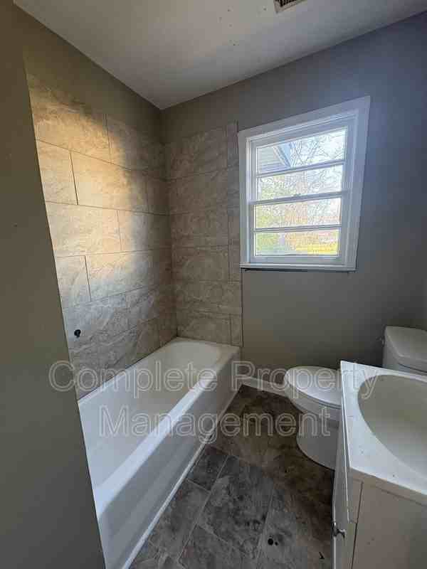 1408 16th St Sw - Photo 7 of 10