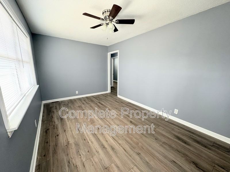 1658 Huntsville St - Photo 2 of 10