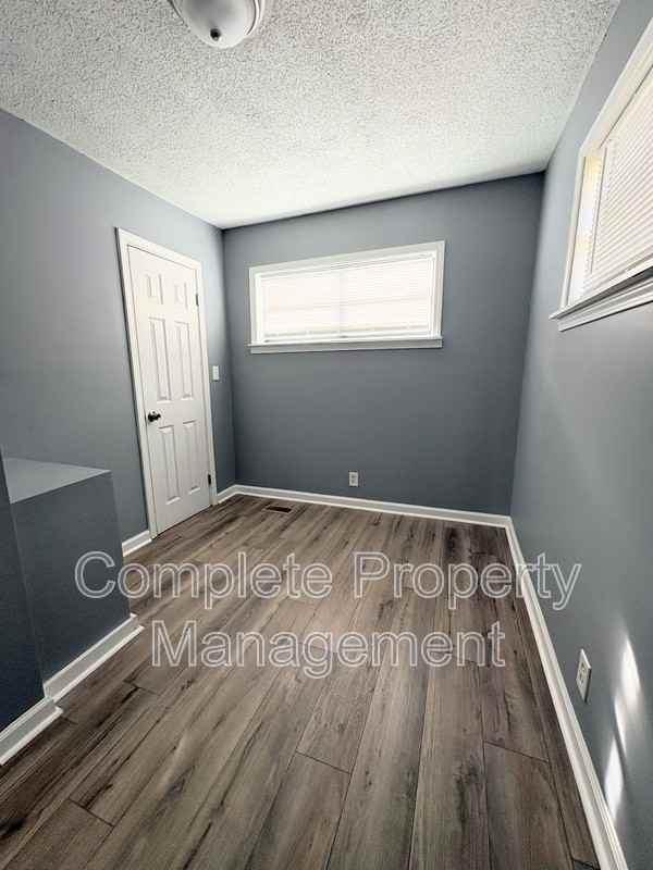 1658 Huntsville St - Photo 5 of 10