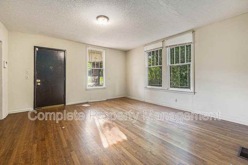 104 Henley St - Photo 2 of 10