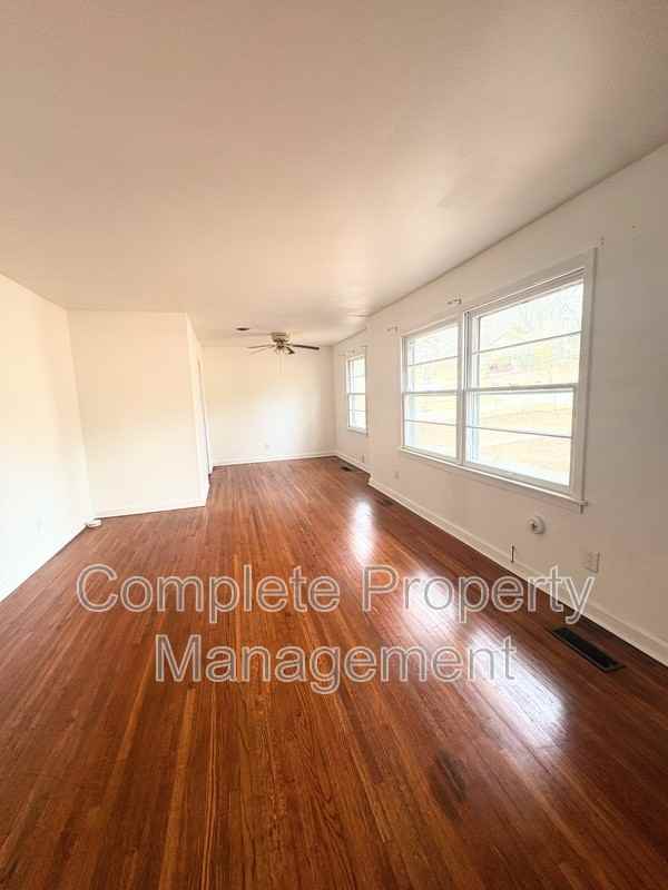 409 13th Ct Nw - Photo 2 of 6