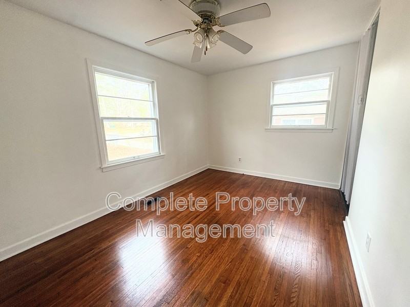 409 13th Ct Nw - Photo 4 of 6