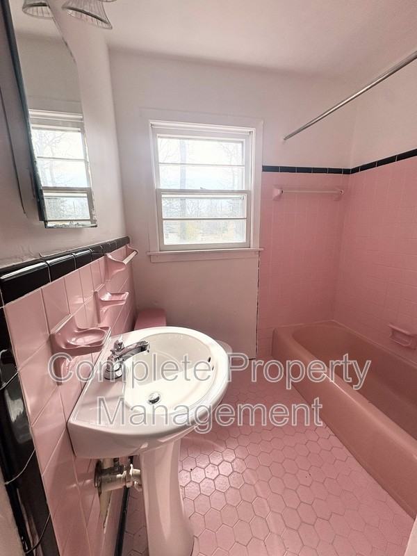 409 13th Ct Nw - Photo 5 of 6