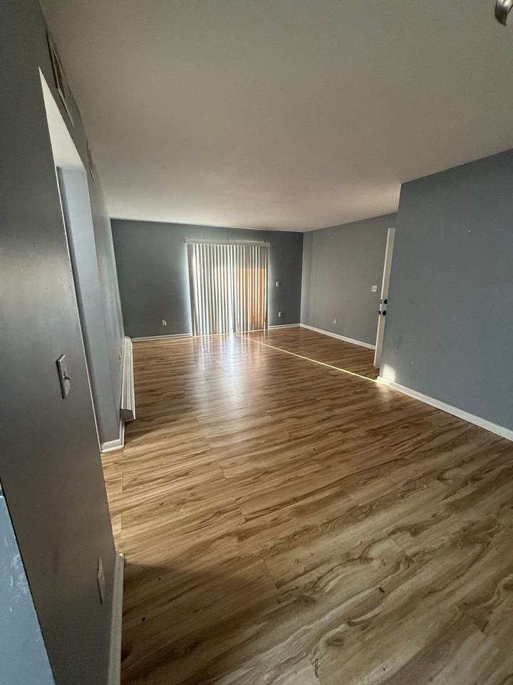 1208 Bush River Rd - Photo 6 of 8