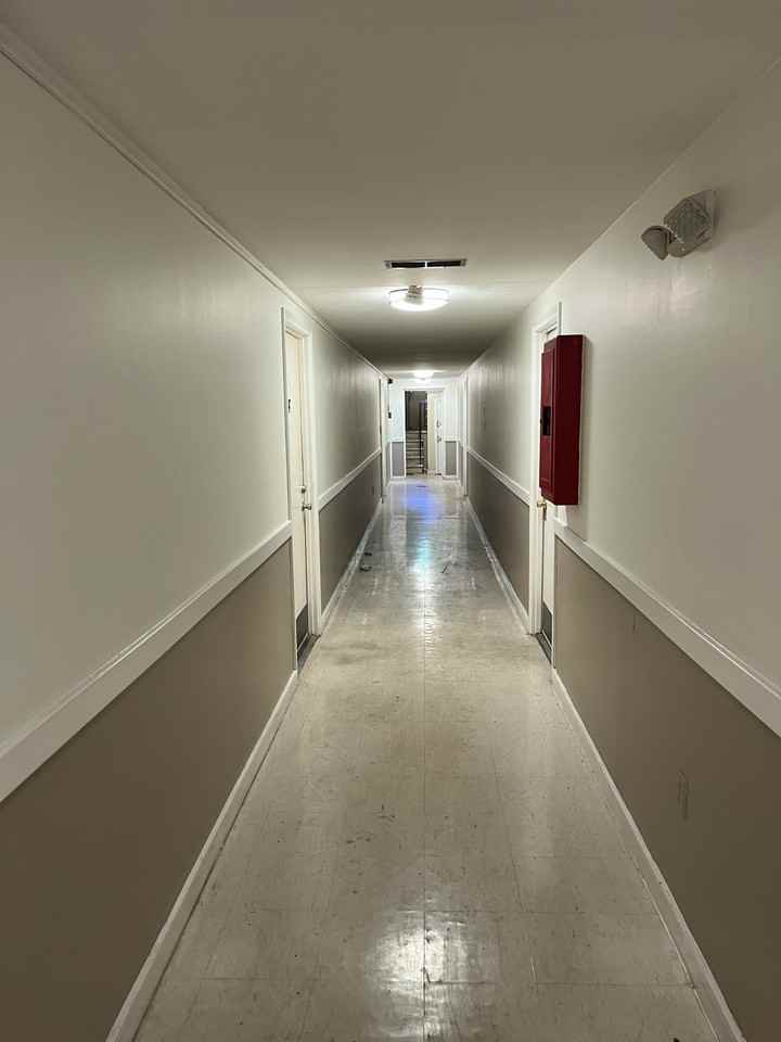 303 Superior Avenue - Photo 5 of 26