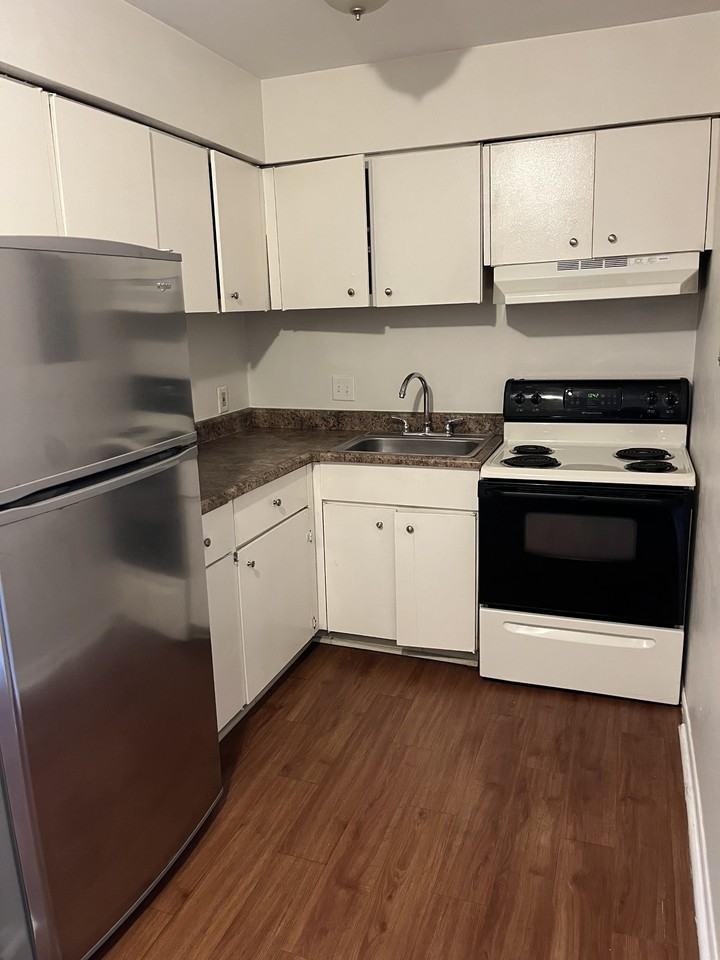 303 Superior Avenue - Photo 6 of 26