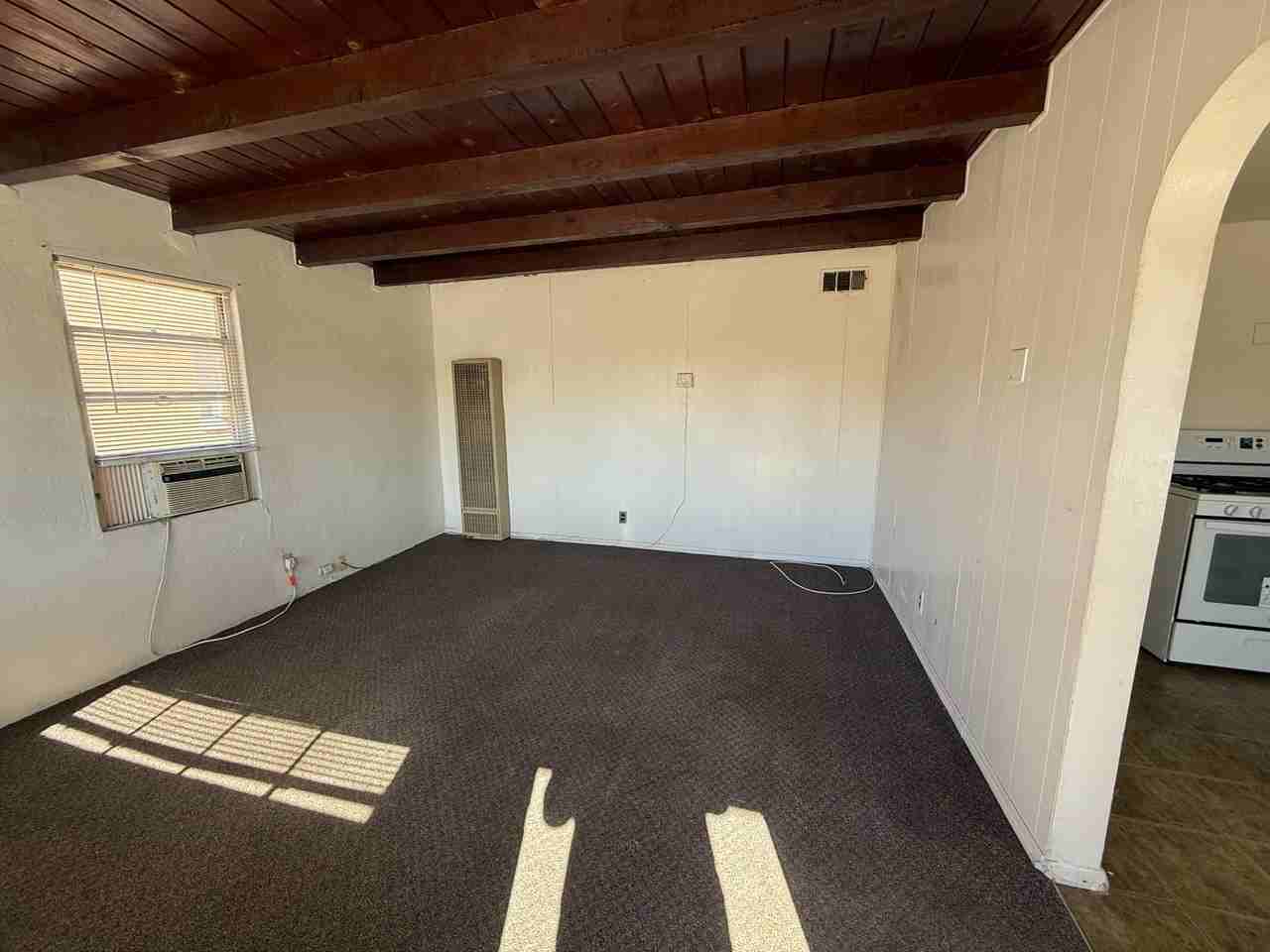 1406 // 5019 E 1st St - Photo 2 of 20