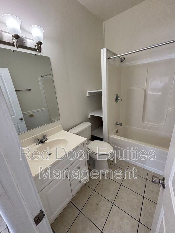 532 Washington Ave - Photo 5 of 13