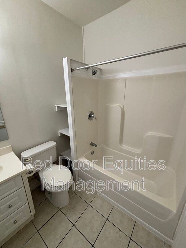 532 Washington Ave - Photo 6 of 13