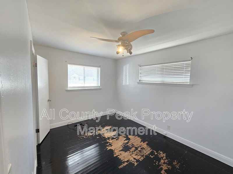 1605 S Mack Smith Rd - Photo 6 of 14