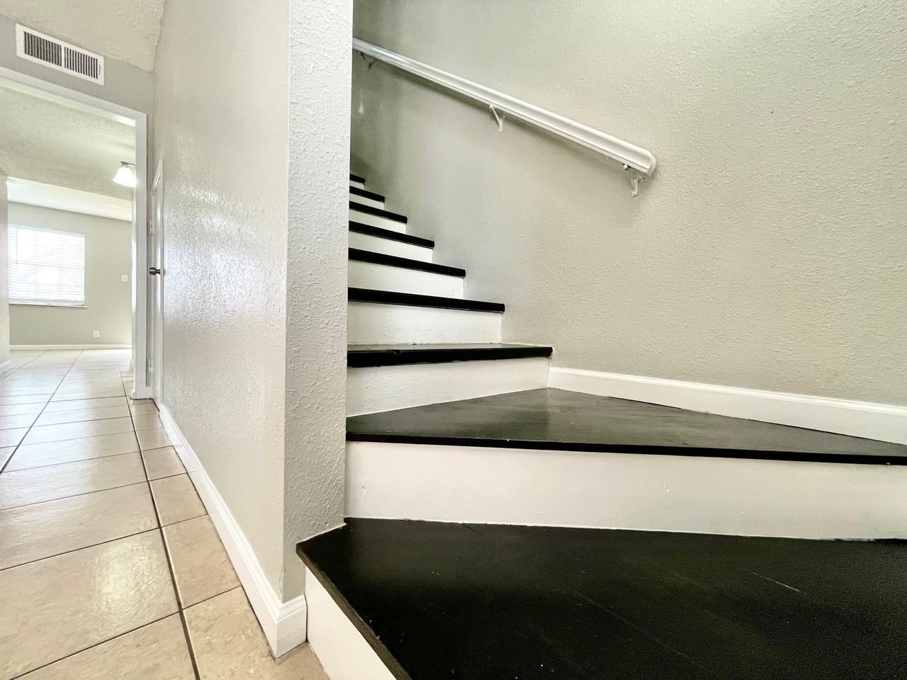 Briarwood Village Apartments - Photo 7 of 50