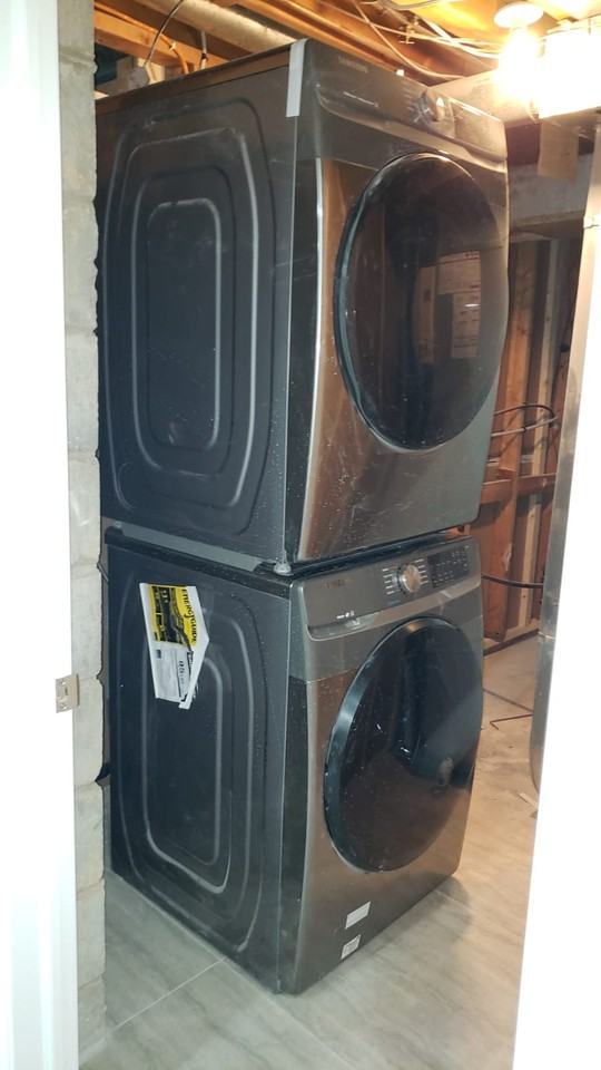 68 Pinemore Crescent - Photo 4 of 10