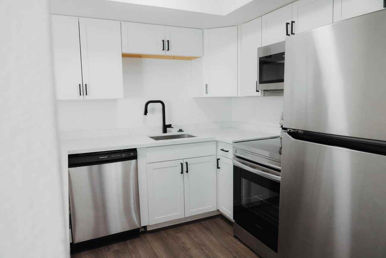 The Fringe On 32nd - Photo 2 of 32