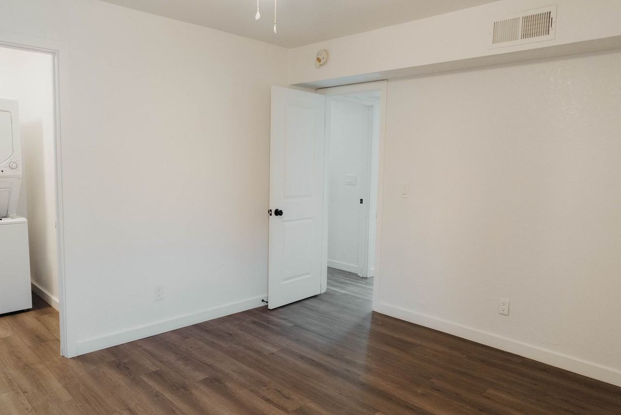 The Fringe On 32nd - Photo 5 of 32