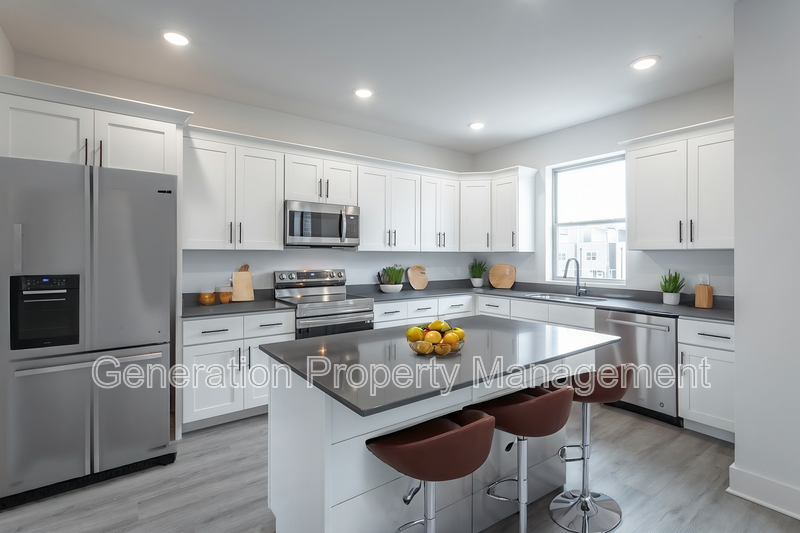 1825 S Watkins St - Photo 6 of 17