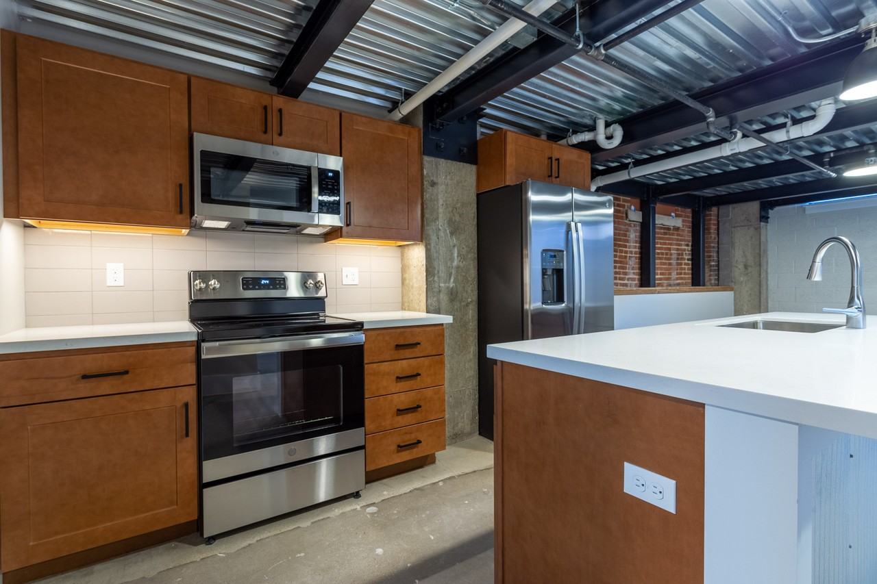 220 E. 9th Street - Photo 4 of 50