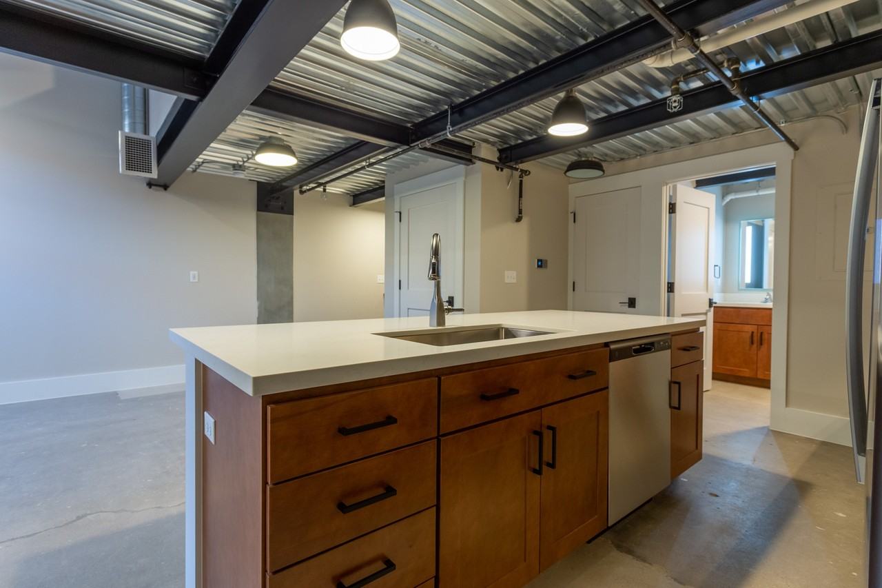 220 E. 9th Street - Photo 5 of 50