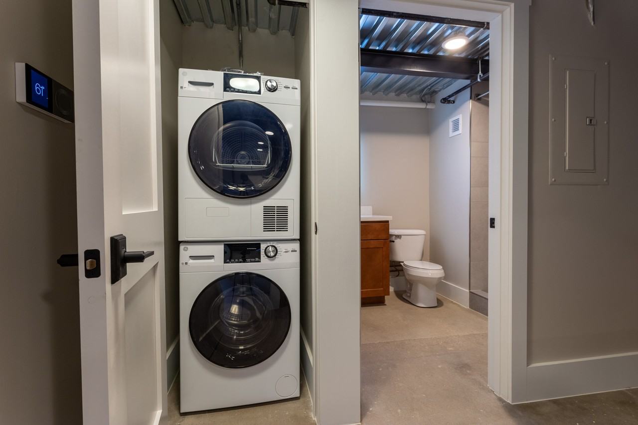 220 E. 9th Street - Photo 7 of 50