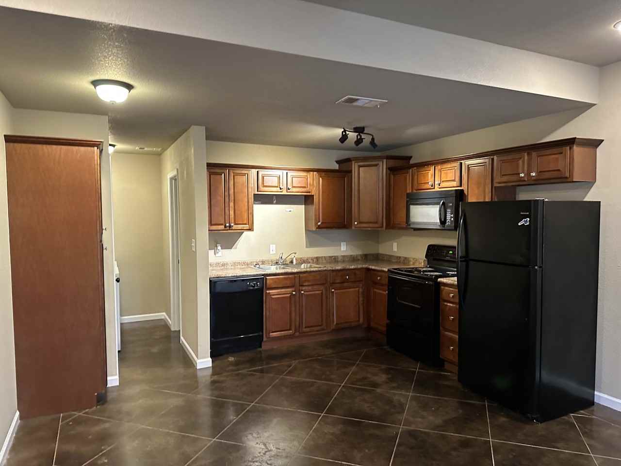 4707 Samantha Avenue - Photo 2 of 8