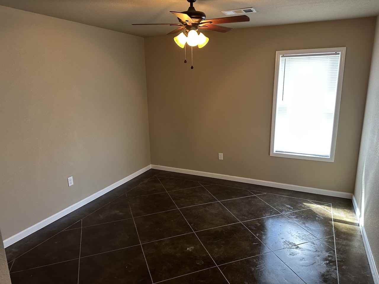 4707 Samantha Avenue - Photo 5 of 8