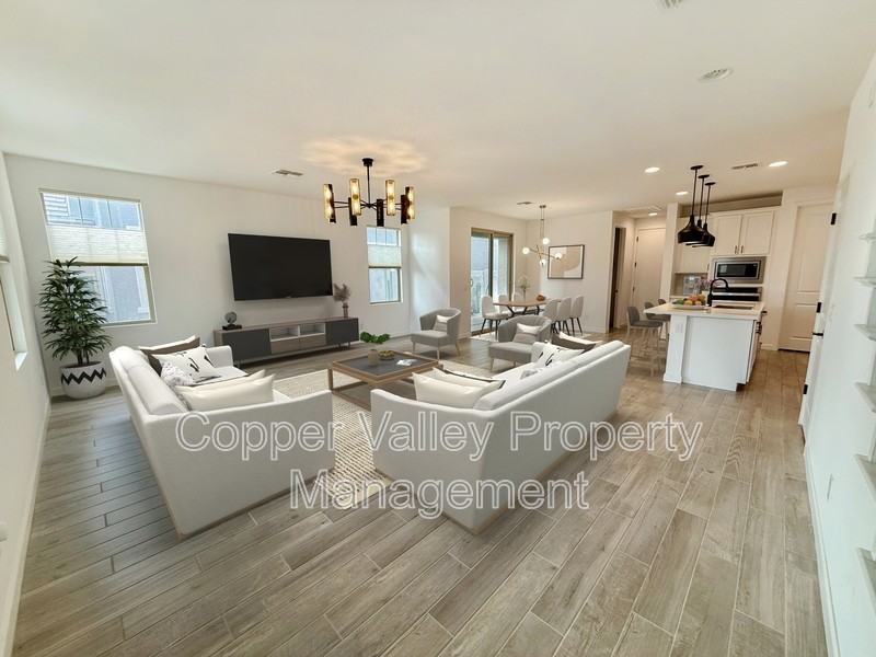 2034 W Lariat Ln - Photo 4 of 23