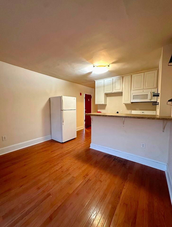 3900 Terrace Street - Photo 3 of 6