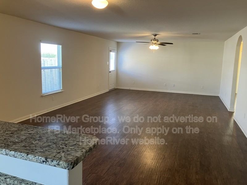 12207 Siragusa - Photo 2 of 14