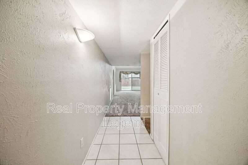 317 E Grenoble Dr - Photo 3 of 24